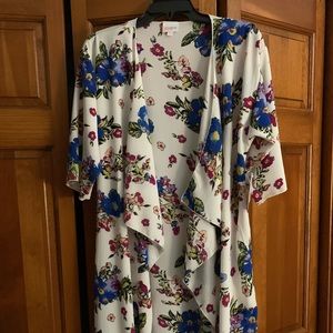 Brand new LuLaroe Shirley size small